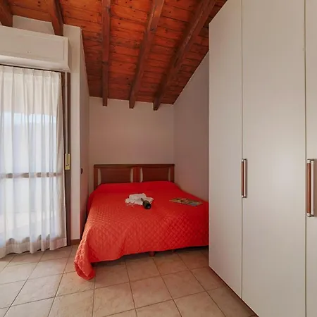 Apartment 2-bedroom Lakeview At The