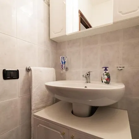 Apartment 2-bedroom Lakeview At The *